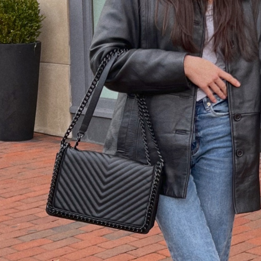 Black shoulder bag